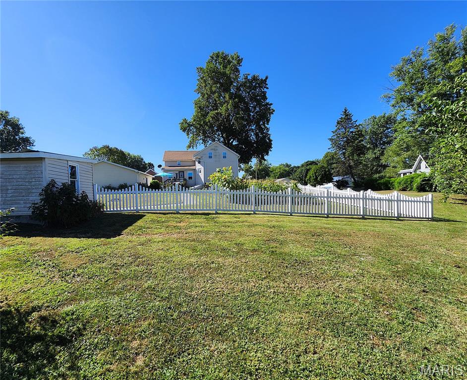 405 West 3rd N Street Mount Olive, IL 62069 - Photo 9 of 51