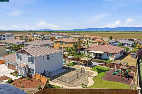 $889,000 | 1655 Apricot Court, Dixon, CA 95620