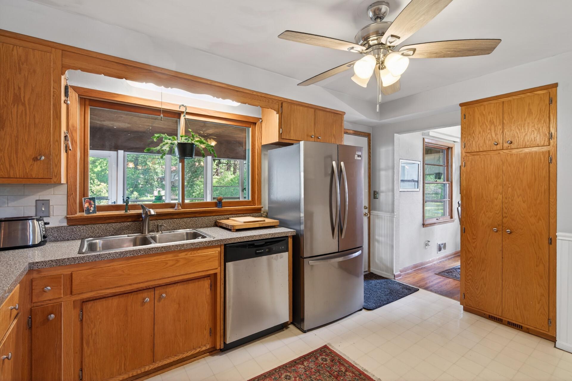 765 Rose Place Roseville, MN 55113 - Photo 11 of 56