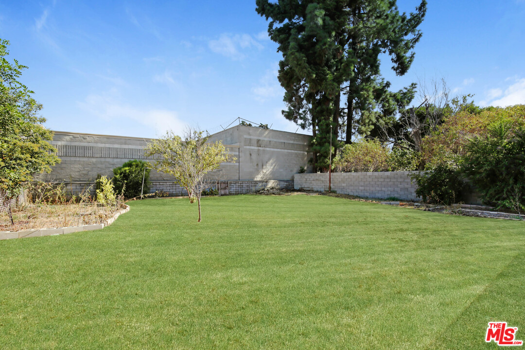 2746 West Court Street Rialto, CA 92376 - Photo 3 of 14 Gallery Image 3