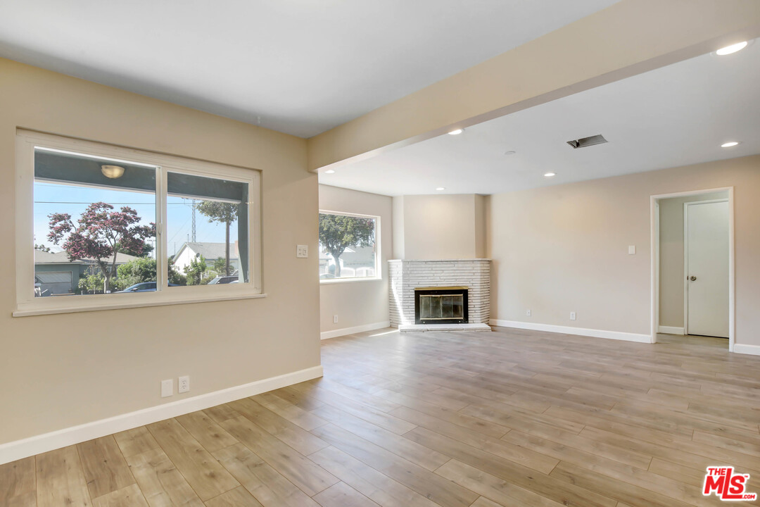 2746 West Court Street Rialto, CA 92376 - Photo 5 of 14 Gallery Image 5