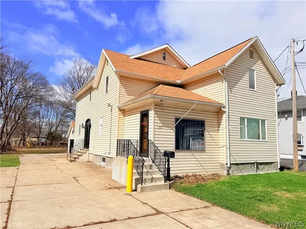 $425,000 | 158 Lake Street, Hamburg, NY 14075