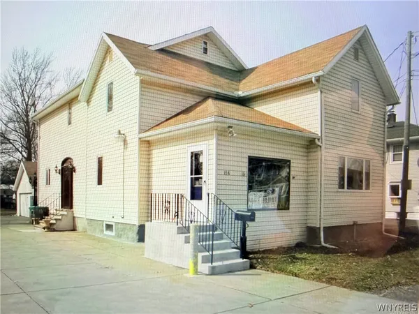 $425,000 | 158 Lake Street, Hamburg, NY 14075