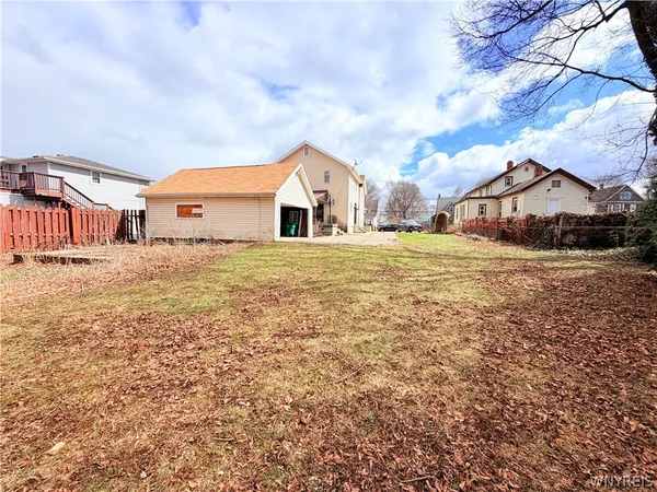 $425,000 | 158 Lake Street, Hamburg, NY 14075