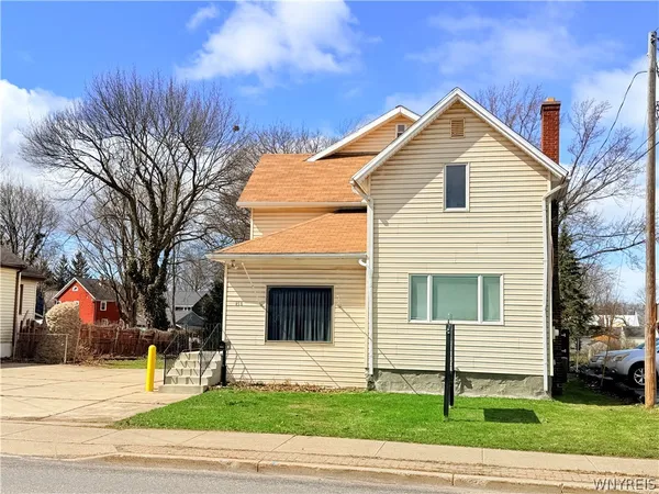 $425,000 | 158 Lake Street, Hamburg, NY 14075