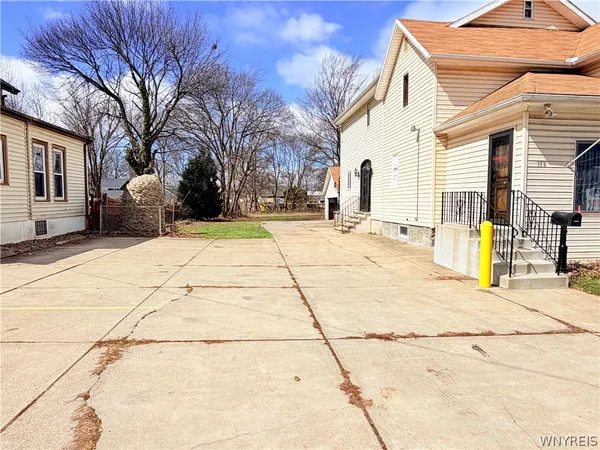 $425,000 | 158 Lake Street, Hamburg, NY 14075