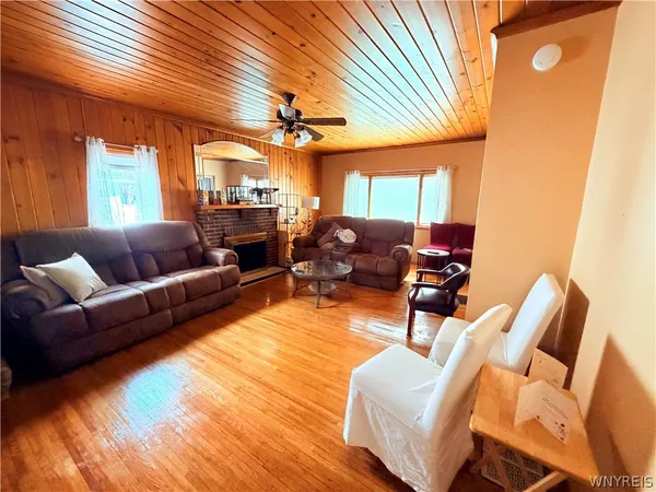 $425,000 | 158 Lake Street, Hamburg, NY 14075