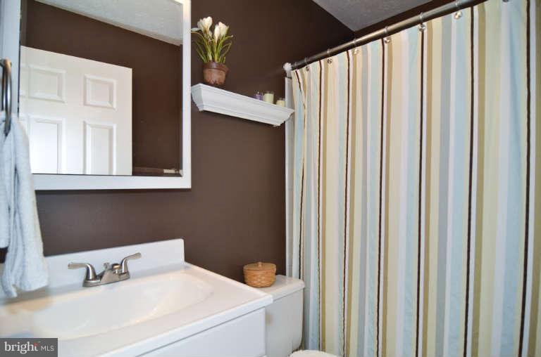 17 Powder View Court Baltimore, MD 21236 - Photo 16 of 23 Full Bath