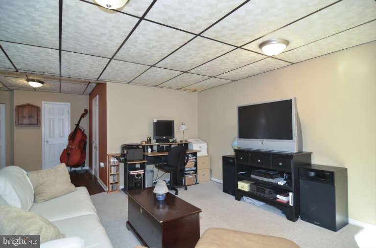 17 Powder View Court Baltimore, MD 21236 - Photo 19 of 23 Family Room