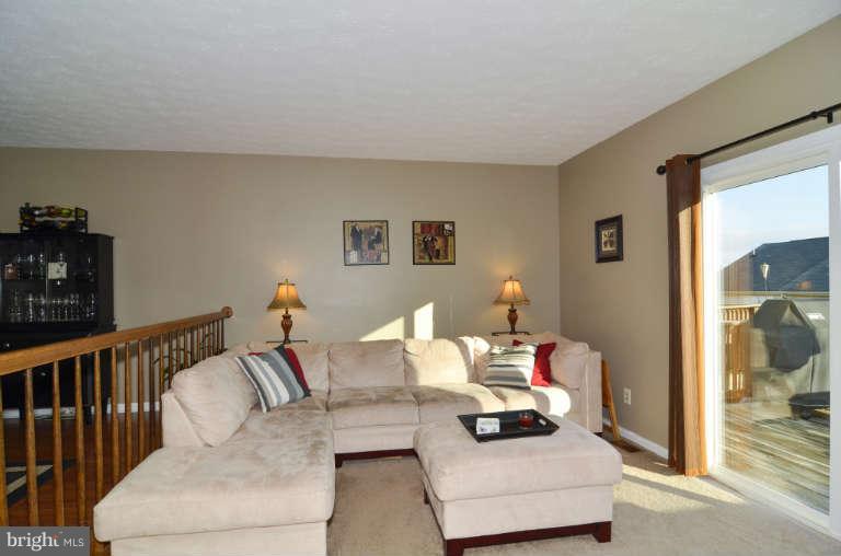 17 Powder View Court Baltimore, MD 21236 - Photo 8 of 23 Living Room
