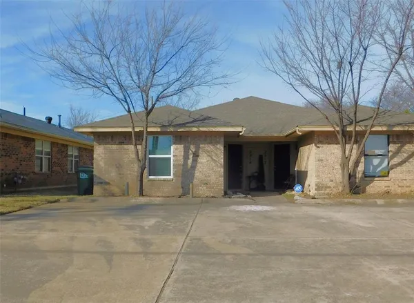 $1,350 | 2214 Bernard Street, Denton, TX 76205