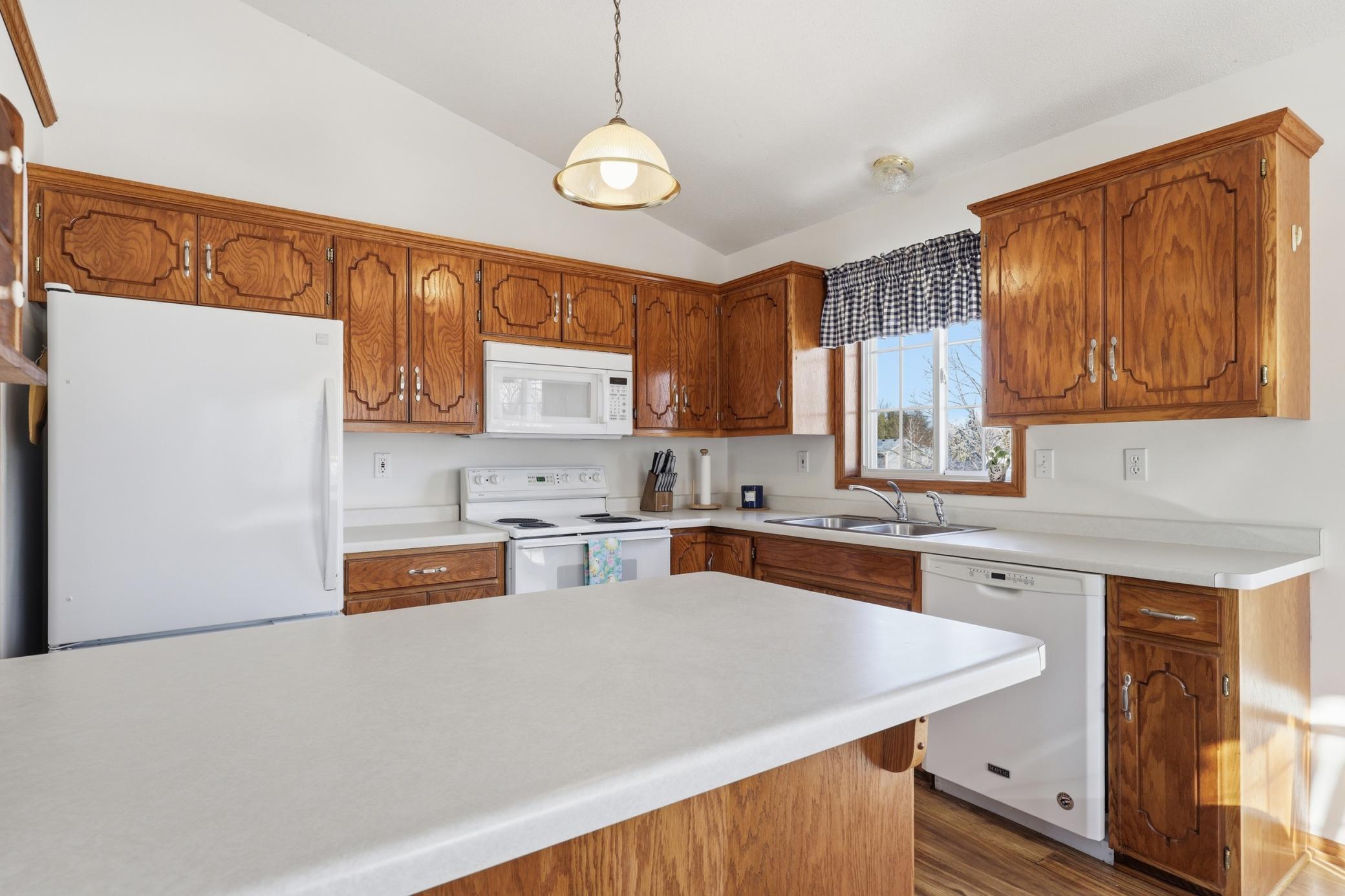 403 Gumtree Street East St. Joseph, MN 56374 - Photo 3 of 36