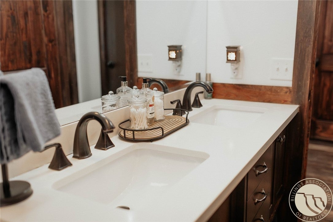 154 Old Divide Road Roundup, MT 59072 - Photo 22 of 35 Main Level Bathroom