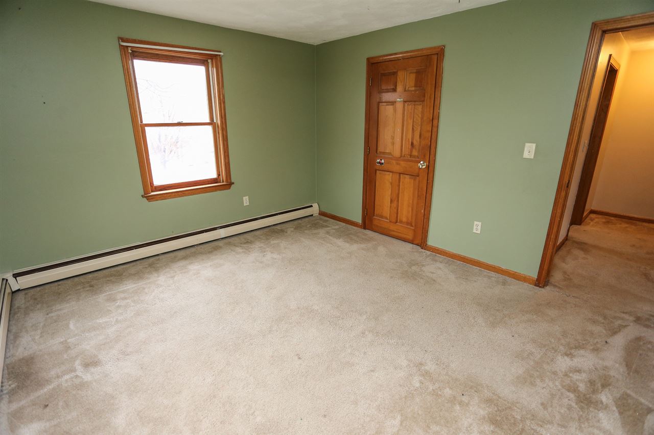 18 L Phillip Road Derry, NH 03038 - Photo 13 of 29