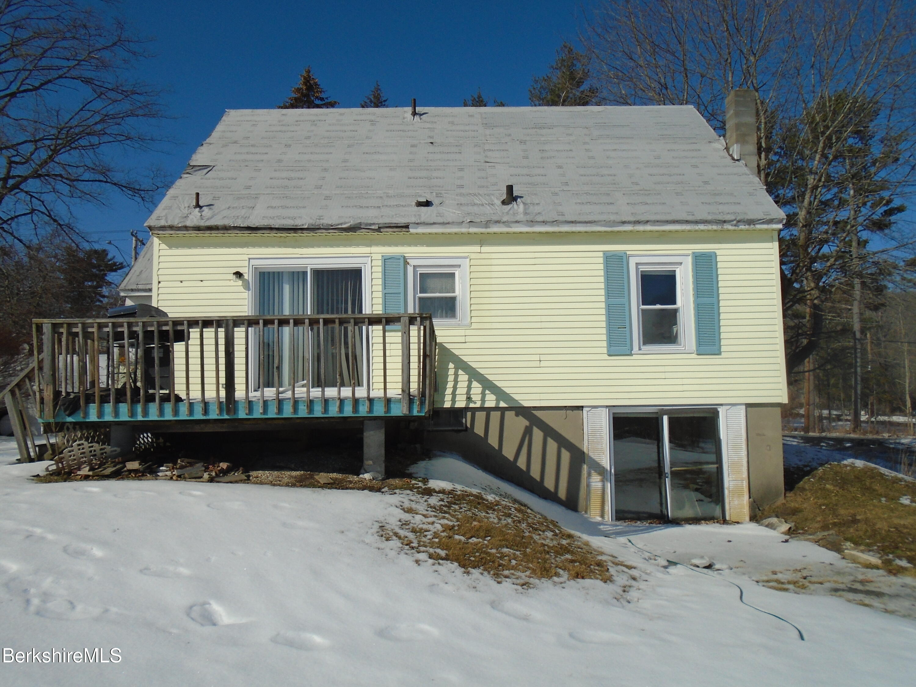 923 Holmes Road Pittsfield, MA 01201 - Photo 2 of 21 DSC02023
