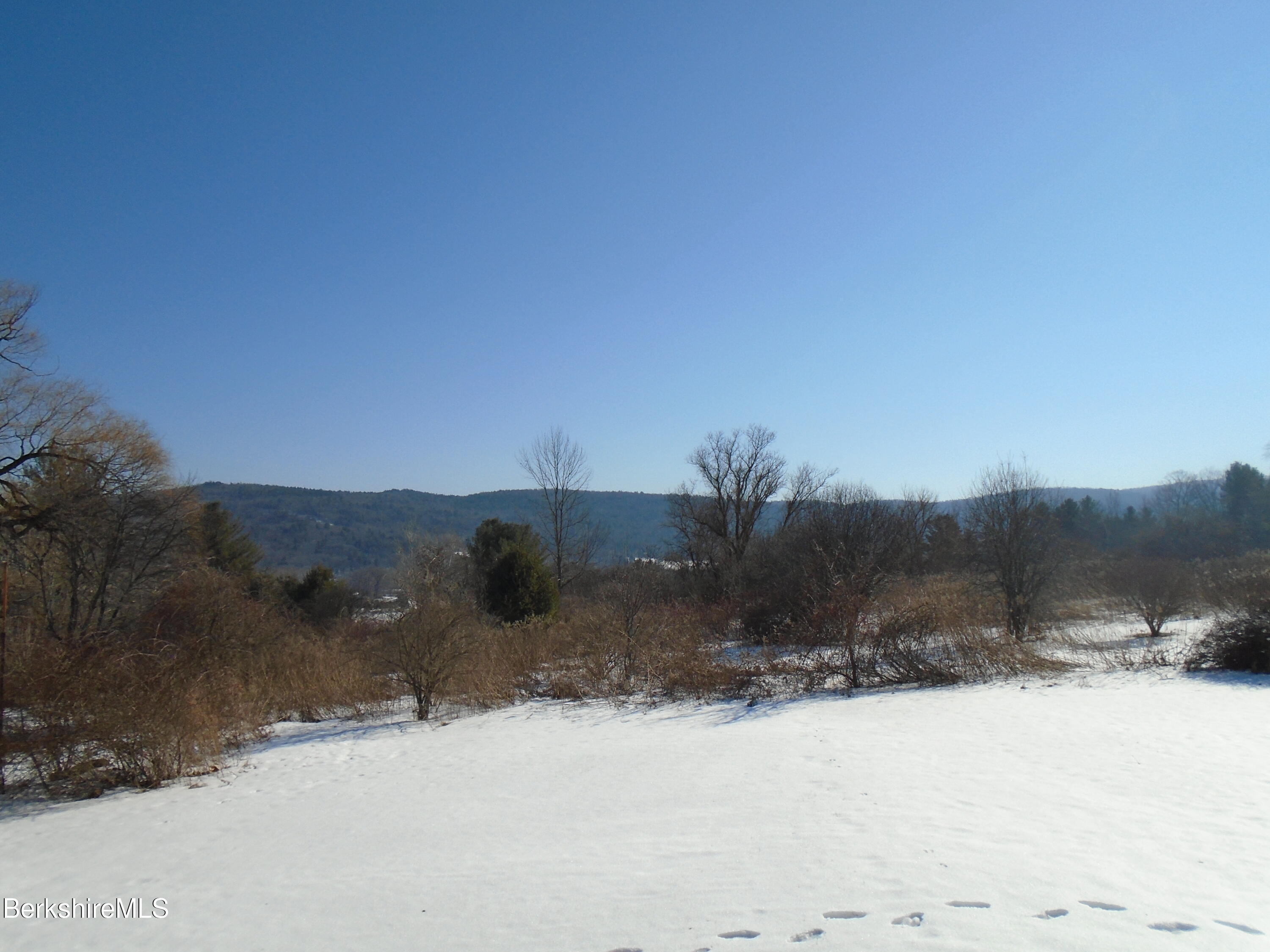 923 Holmes Road Pittsfield, MA 01201 - Photo 3 of 21 DSC02021