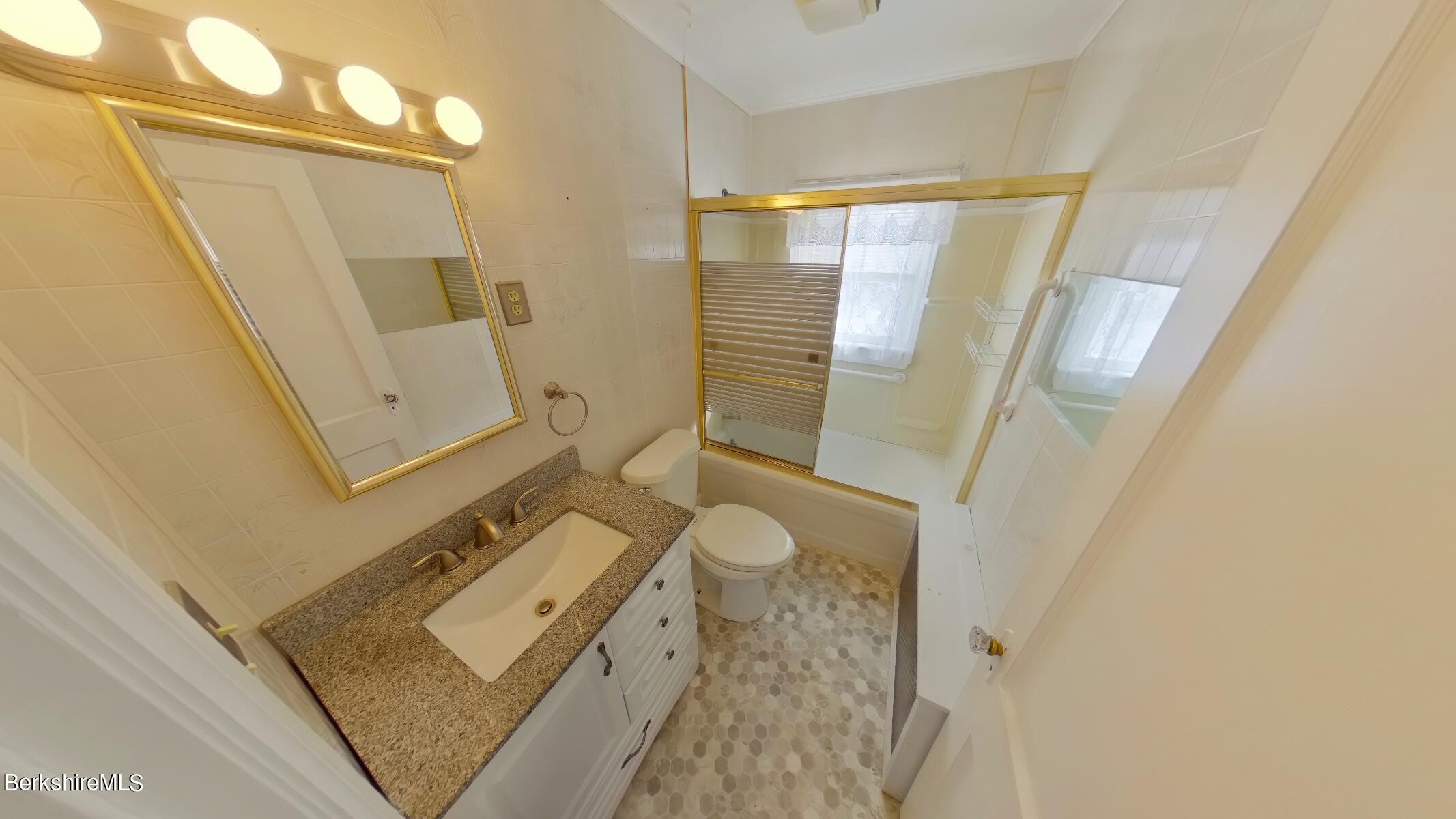 923 Holmes Road Pittsfield, MA 01201 - Photo 9 of 21 Bath Down