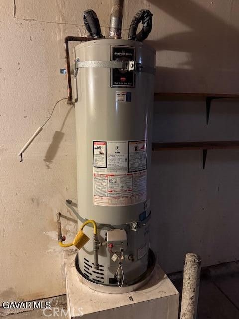 2125 Bramble Lane Palmdale, CA 93550 - Photo 20 of 28 a close view of stove