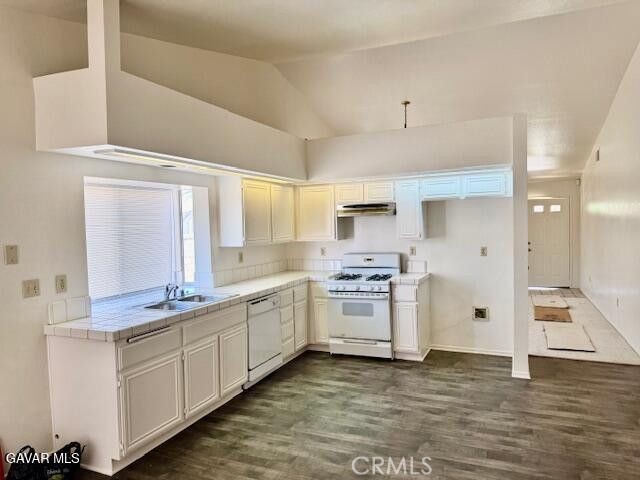 2125 Bramble Lane Palmdale, CA 93550 - Photo 8 of 28 a kitchen with stainless steel appliances a sink stove and cabinets