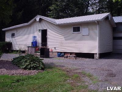 1054 South Quince Road Walnutport, PA 18088 - Photo 7 of 11 Workshop/shed