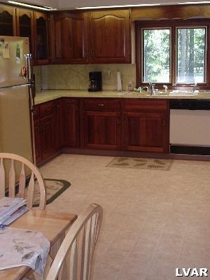 1054 South Quince Road Walnutport, PA 18088 - Photo 8 of 11 Gallery Image 8
