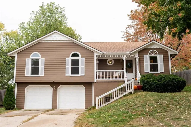 $330,000 | 3524 South Maybrook Avenue, Independence, MO 64055