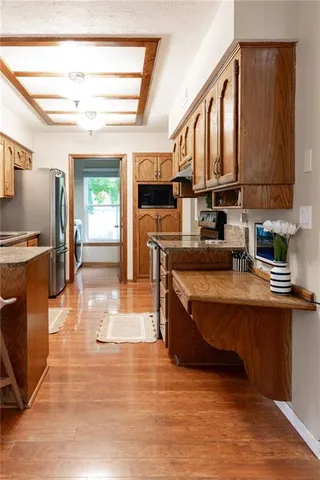 $330,000 | 3524 South Maybrook Avenue, Independence, MO 64055