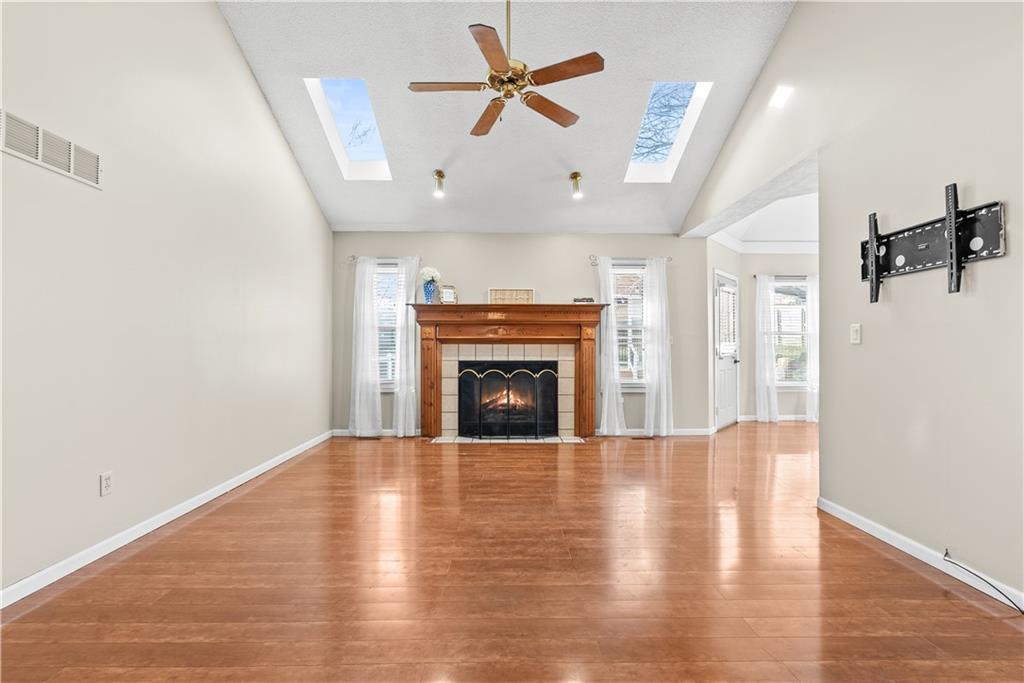 3524 South Maybrook Avenue Independence, MO 64055 - Photo 3 of 33