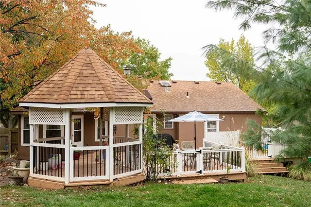 $330,000 | 3524 South Maybrook Avenue, Independence, MO 64055