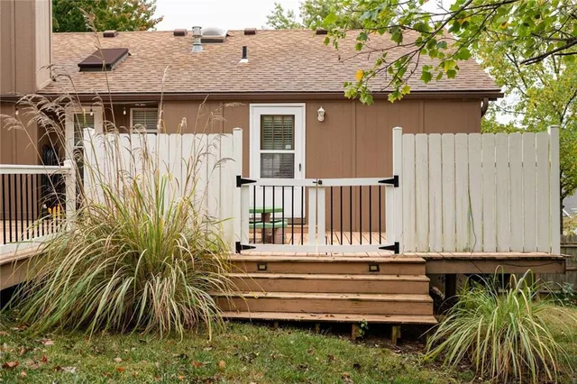 $330,000 | 3524 South Maybrook Avenue, Independence, MO 64055