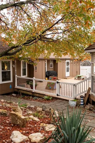 $330,000 | 3524 South Maybrook Avenue, Independence, MO 64055