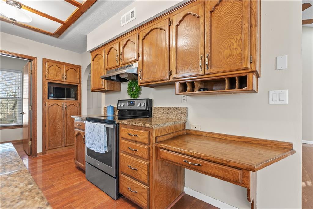 3524 South Maybrook Avenue Independence, MO 64055 - Photo 9 of 33