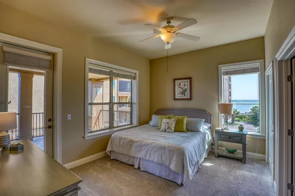 $2,200 | 101 West Bank, Unit 22, Horseshoe Bay, TX 78657