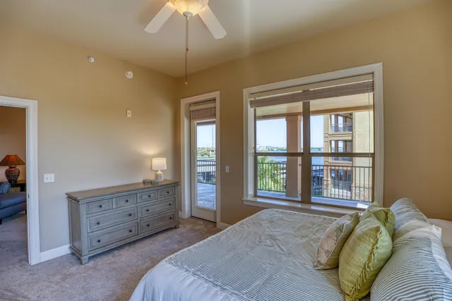 $2,200 | 101 West Bank, Unit 22, Horseshoe Bay, TX 78657