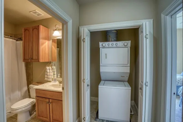 $2,200 | 101 West Bank, Unit 22, Horseshoe Bay, TX 78657