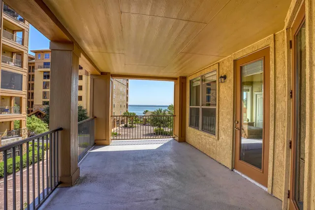 $2,200 | 101 West Bank, Unit 22, Horseshoe Bay, TX 78657