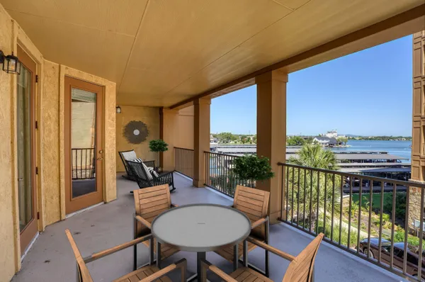 $2,200 | 101 West Bank, Unit 22, Horseshoe Bay, TX 78657