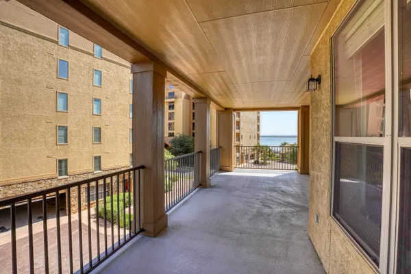 $2,200 | 101 West Bank, Unit 22, Horseshoe Bay, TX 78657
