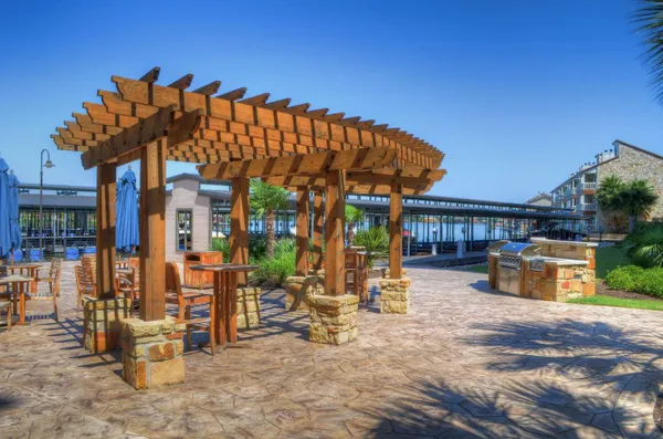 $2,200 | 101 West Bank, Unit 22, Horseshoe Bay, TX 78657