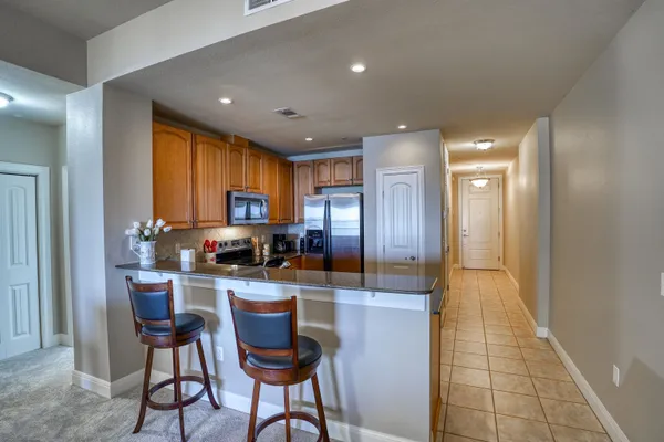 $2,200 | 101 West Bank, Unit 22, Horseshoe Bay, TX 78657