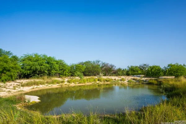 $8,000,000 | 277 Us -277, Brackettville, TX 78832