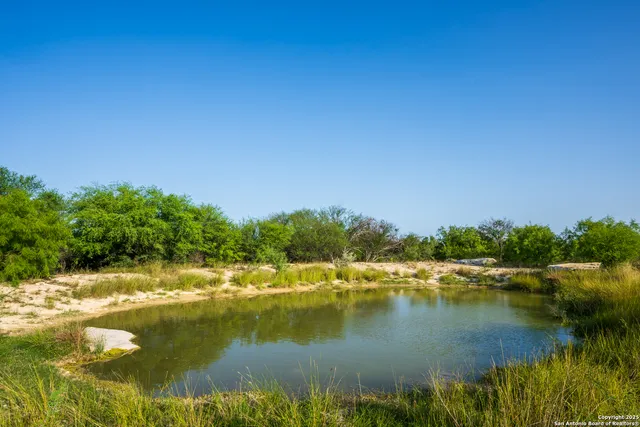 $8,000,000 | 277 Us -277, Brackettville, TX 78832