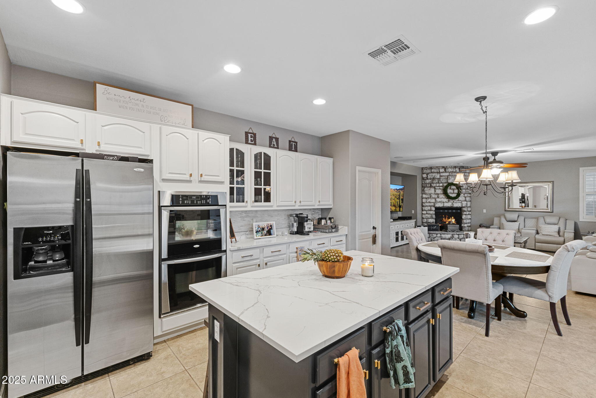 1918 West Bonanza Lane Phoenix, AZ 85085 - Photo 13 of 50 13-web-or-mls-9 - Kitchen Breakfast Livi