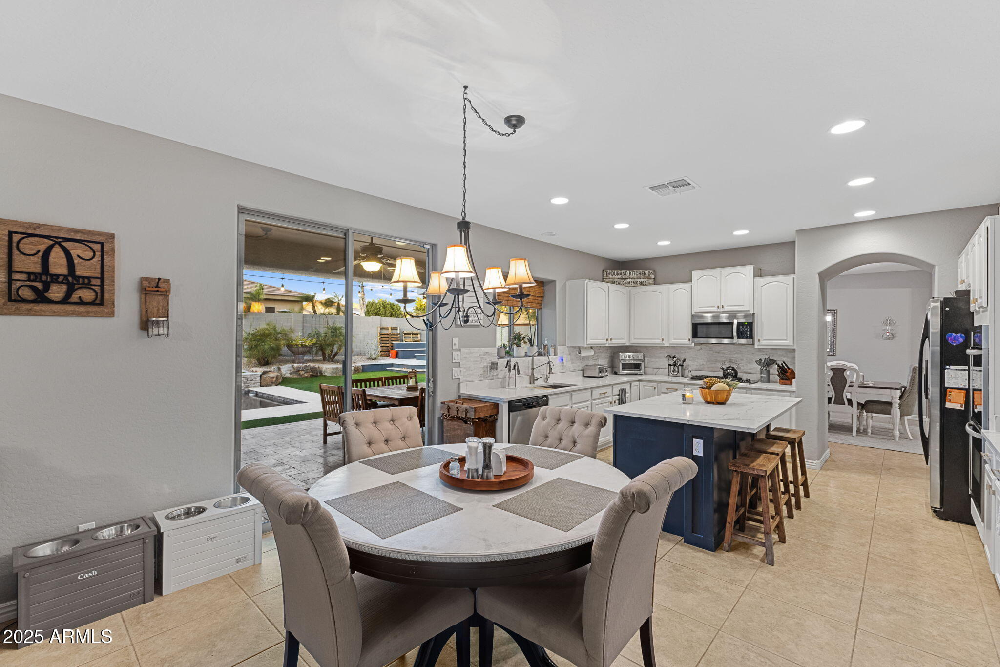 1918 West Bonanza Lane Phoenix, AZ 85085 - Photo 15 of 50 15-web-or-mls-11 - Kitchen Breakfast Din