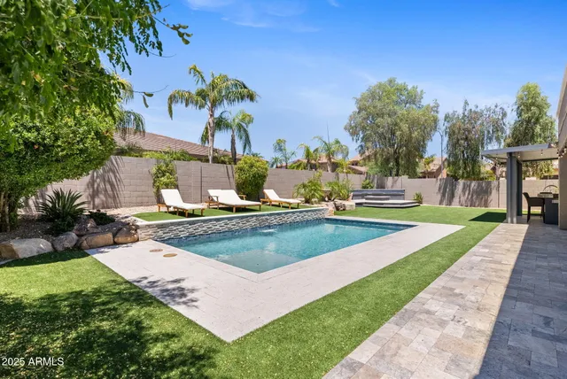 $5,950 | 1918 West Bonanza Lane, Phoenix, AZ 85085