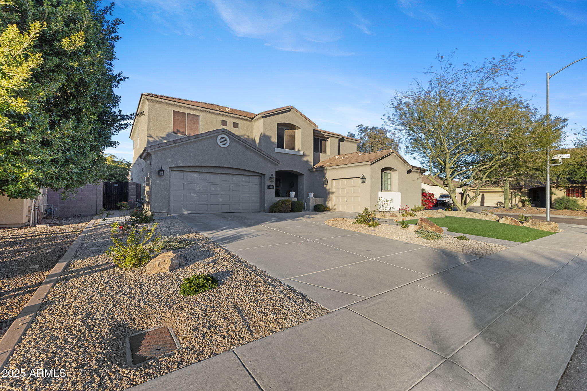 1918 West Bonanza Lane Phoenix, AZ 85085 - Photo 4 of 50 4-web-or-mls-2a - Home Front