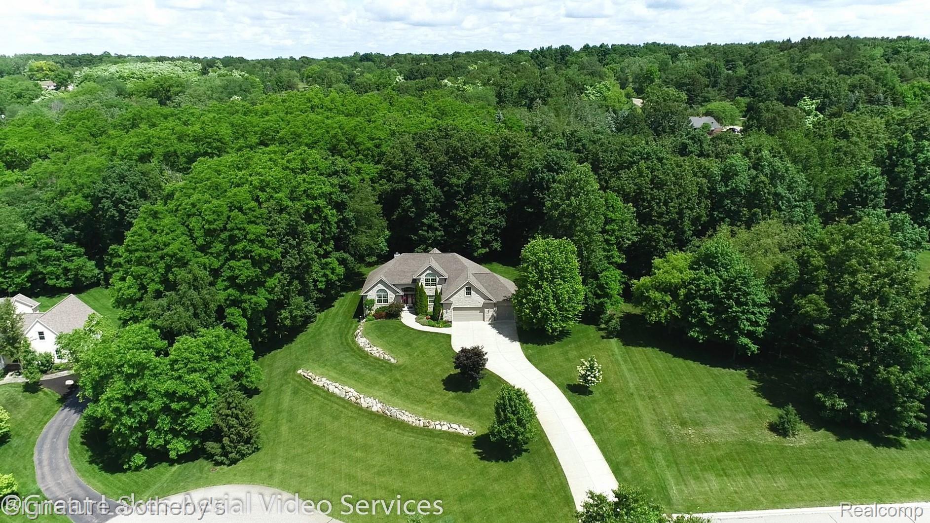 12293 Ivy Lane Fenton, MI 48430 - Photo 39 of 43 Aerial-View