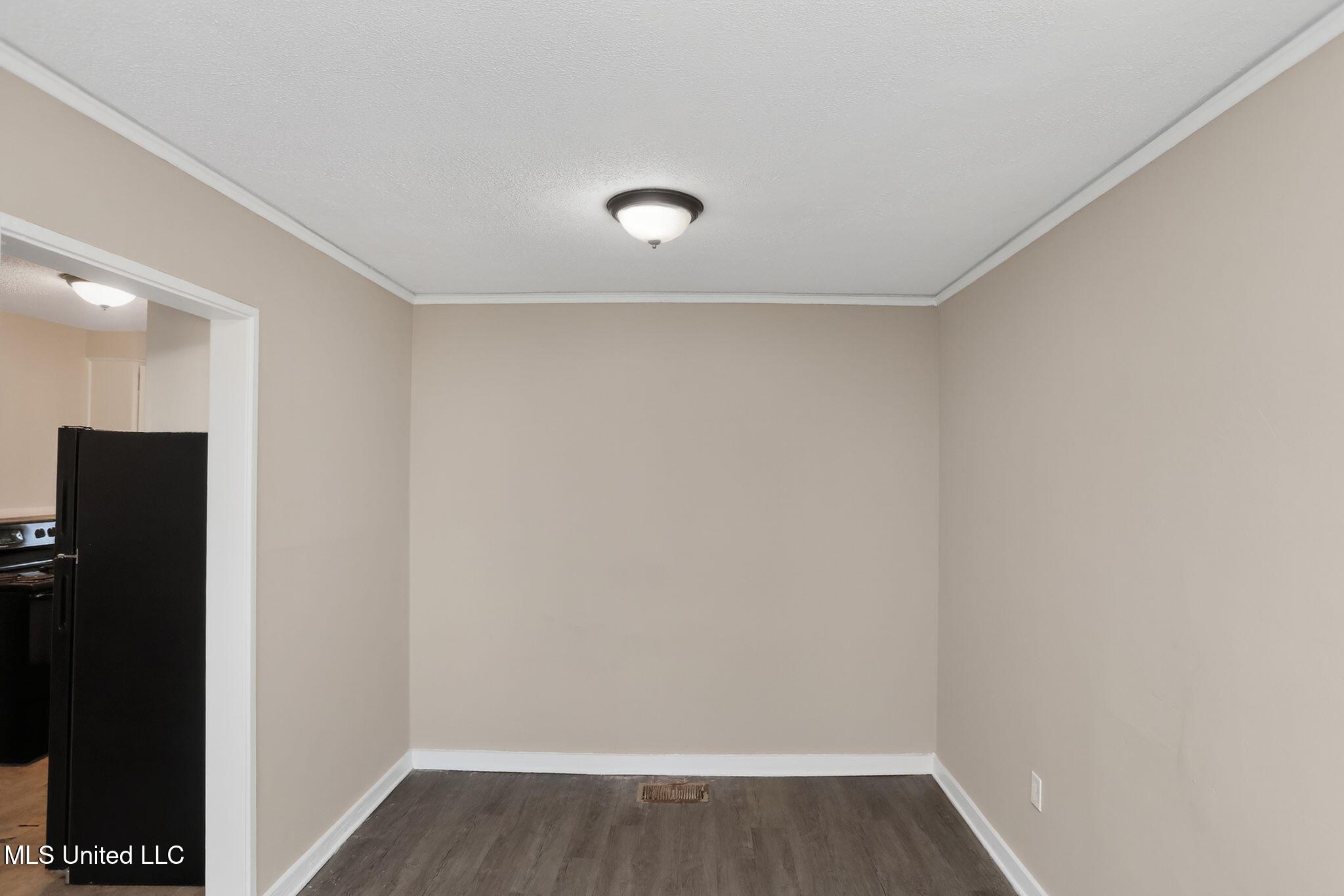 421 Benning Road Jackson, MS 39206 - Photo 15 of 37 29_421_Benning_Rd_Jackson_MS_39206-Dinin