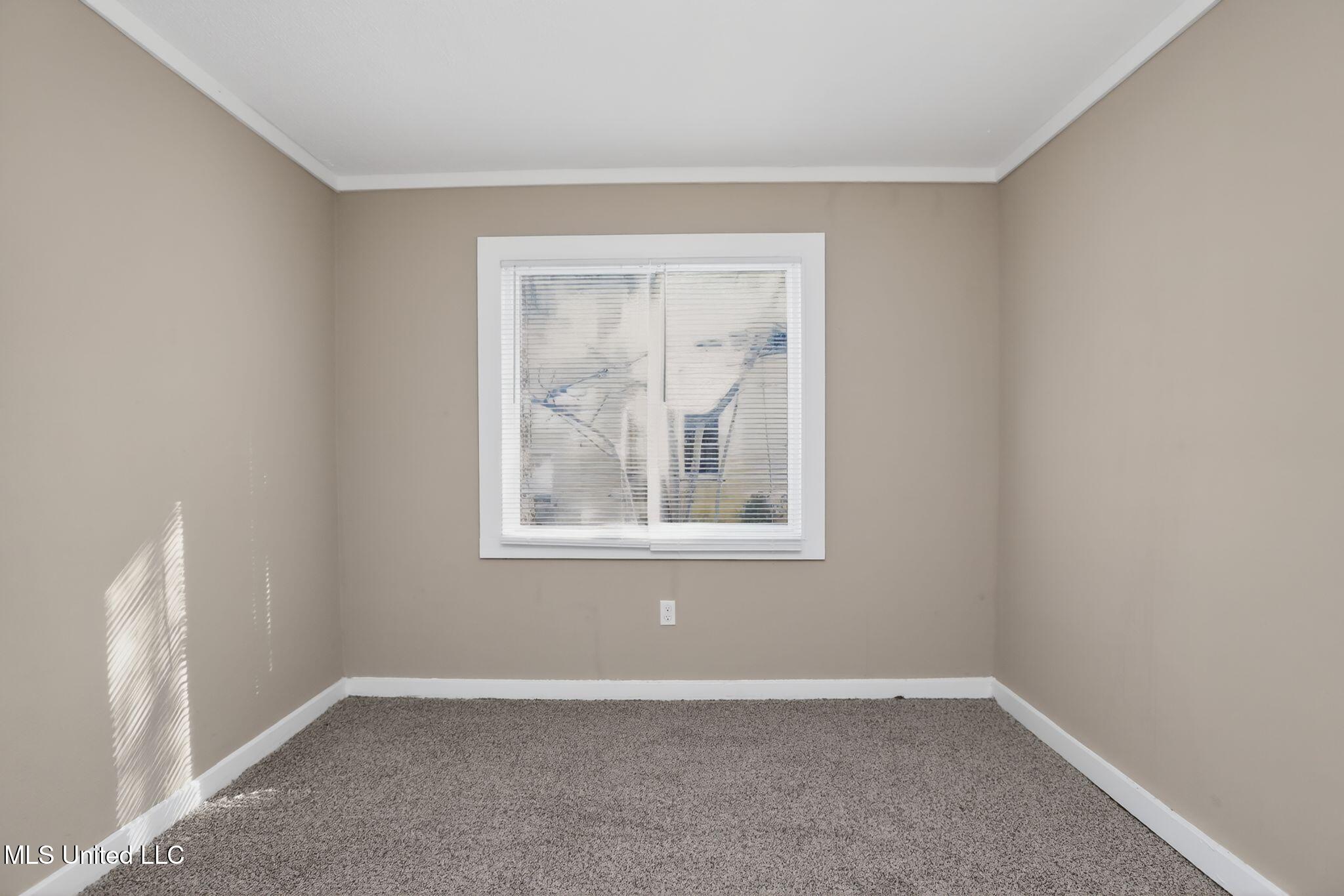 421 Benning Road Jackson, MS 39206 - Photo 20 of 37 14_421_Benning_Rd_Jackson_MS_39206-Livin