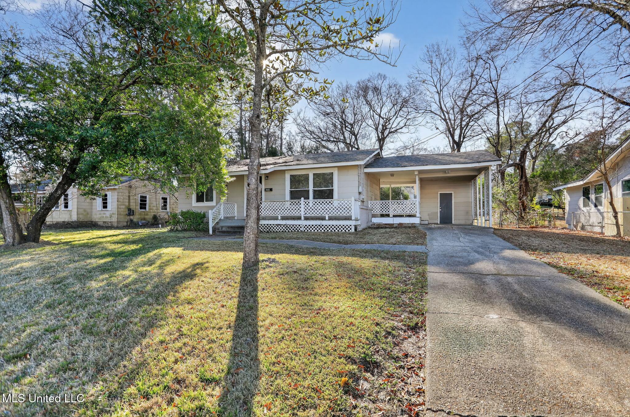 421 Benning Road Jackson, MS 39206 - Photo 2 of 37 08_421_Benning_Rd_Jackson_MS_39206-Exter